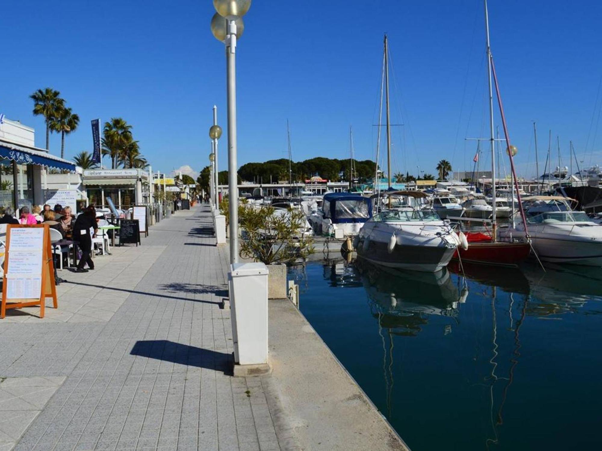 Studio Agreable Avec Loggia, Garage Et Plage A Proximite - 2 Couchages, Golfe-Juan - Fr-1-252-62 Eksteriør bilde