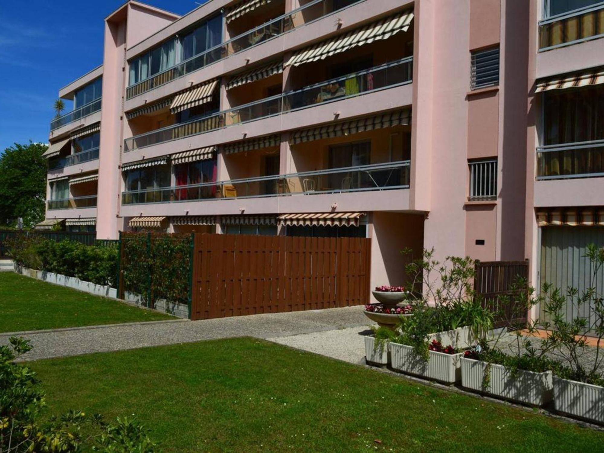 Studio Agreable Avec Loggia, Garage Et Plage A Proximite - 2 Couchages, Golfe-Juan - Fr-1-252-62 Eksteriør bilde